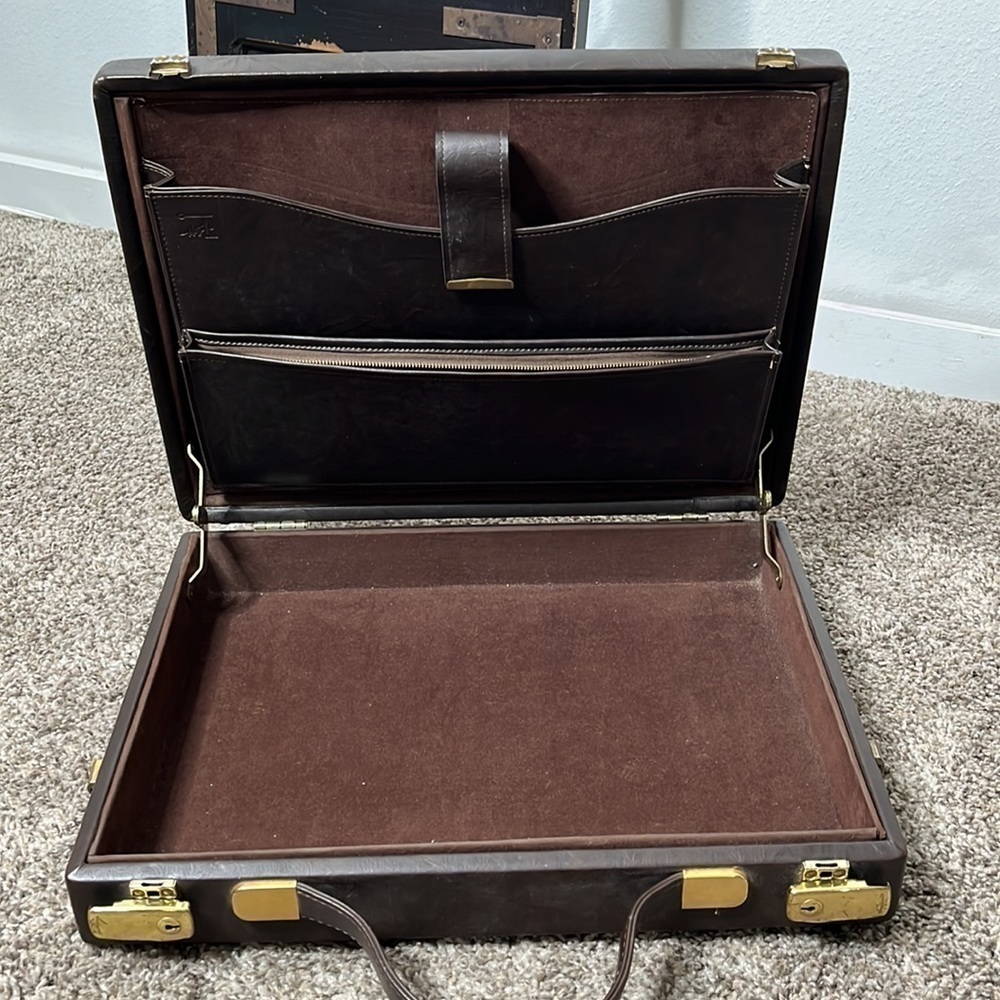 RARE VINTAGE BRIEFCASE with original keys - Picture 4 of 16